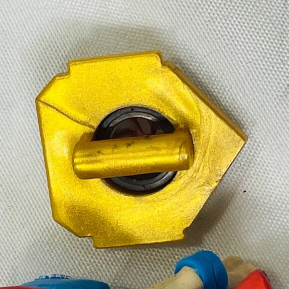 Moose Toys Treasure X Kings Gold Hunter El Lustro Figure With Staff and Shield - Picture 9 of 11